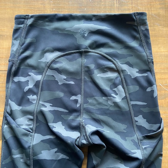 Athleta Ultimate Camo 7/8 Tight Leggings-Pockets-Green-Size XS - Picture 13 of 13